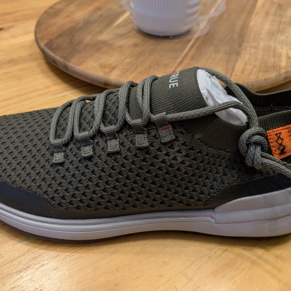 Golf shoe 10.5 NEW
